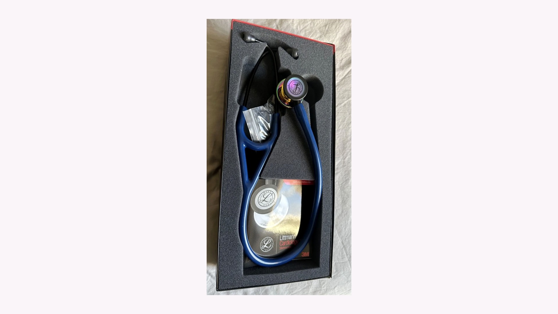 HD Littmann Cardiology stethoscope in presentation case